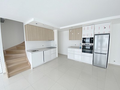 MAISON A VENDRE - ST MAUR DES FOSSES - 92.45 m2 - 570000€