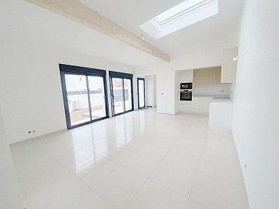 MAISON A VENDRE - ST MAUR DES FOSSES - 104.4 m2 - 685000€