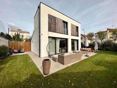 MAISON A VENDRE - ST MAUR DES FOSSES - 220 m2 - 1390000€