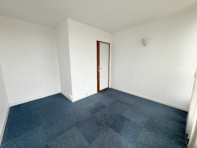 BUREAU A VENDRE - ST MAUR DES FOSSES - 27.13 m2 - 115 000 €