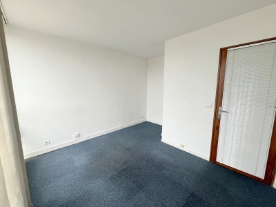 BUREAU A VENDRE - ST MAUR DES FOSSES - 27.13 m2 - 115 000 €