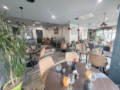 FONDS DE COMMERCE A CEDER - RESTAURANT - ST MAUR DES FOSSES - 197.04 m2 - 425 600 €