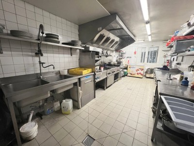 FONDS DE COMMERCE A CEDER - RESTAURANT - ST MAUR DES FOSSES - 197.04 m2 - 425 600 €