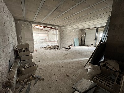 LOCAL COMMERCIAL A LOUER - ST MAUR DES FOSSES - 510 m2 - 14 000 € HC par mois