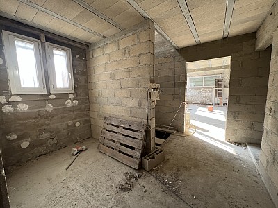 LOCAL COMMERCIAL A LOUER - ST MAUR DES FOSSES - 510 m2 - 14 000 € HC par mois