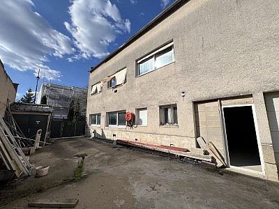 LOCAL COMMERCIAL A VENDRE - ST MAUR DES FOSSES - 510 m2 - 2 950 000 €