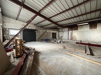 LOCAL COMMERCIAL A VENDRE - ST MAUR DES FOSSES - 510 m2 - 2 950 000 €