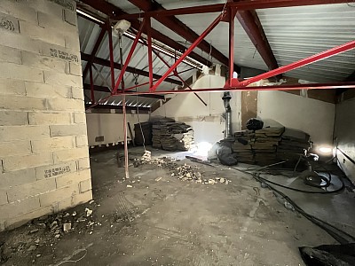 LOCAL COMMERCIAL A VENDRE - ST MAUR DES FOSSES - 510 m2 - 2 950 000 €