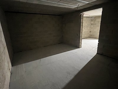 LOCAL COMMERCIAL A VENDRE - ST MAUR DES FOSSES - 510 m2 - 2 950 000 €