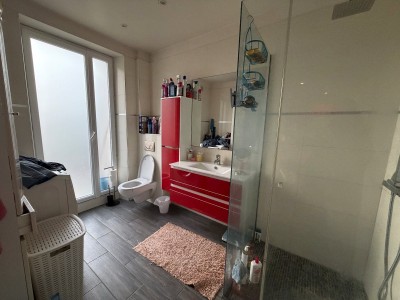 MURS COMMERCIAUX A VENDRE - ST MAUR DES FOSSES - 100 m2 - 1 250 000 €