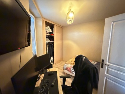 MURS COMMERCIAUX A VENDRE - ST MAUR DES FOSSES - 100 m2 - 1 250 000 €