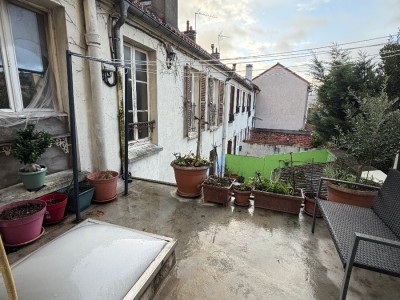 MURS COMMERCIAUX A VENDRE - ST MAUR DES FOSSES - 100 m2 - 1 250 000 €