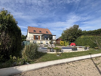 MAISON A VENDRE - LA QUEUE EN BRIE - 140 m2 - 680000€