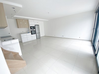 MAISON A VENDRE - ST MAUR DES FOSSES - 92.45 m2 - 570000€