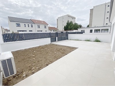 MAISON A VENDRE - ST MAUR DES FOSSES - 92.45 m2 - 570000€