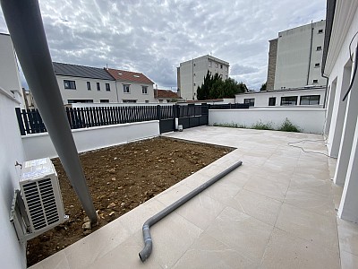 MAISON A VENDRE - ST MAUR DES FOSSES - 92.45 m2 - 570000€