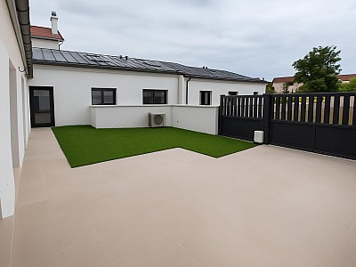 MAISON A VENDRE - ST MAUR DES FOSSES - 104.4 m2 - 685000€