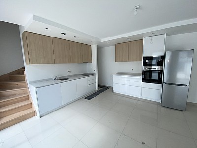 MAISON A VENDRE - ST MAUR DES FOSSES - 99.3 m2 - 610 000 €