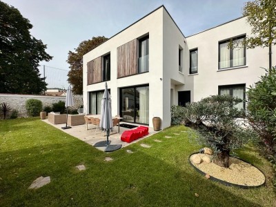 MAISON A VENDRE - ST MAUR DES FOSSES - 220 m2 - 1 390 000 €