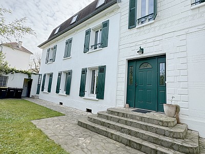 MAISON A VENDRE - SUCY EN BRIE - 209 m2 - 649 000 €